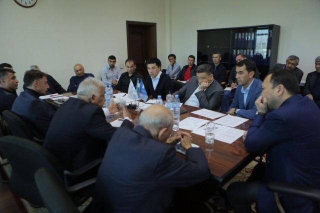 1655539868196035649.jpg 2-2020年2月底,乌足协组织奥运研讨会.jpg